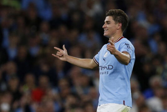 Man City legend tells how to utilise Julian Alvarez