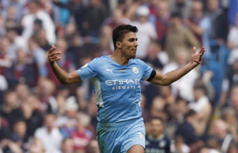 Man City midfielder Rodri names surprising title challengers