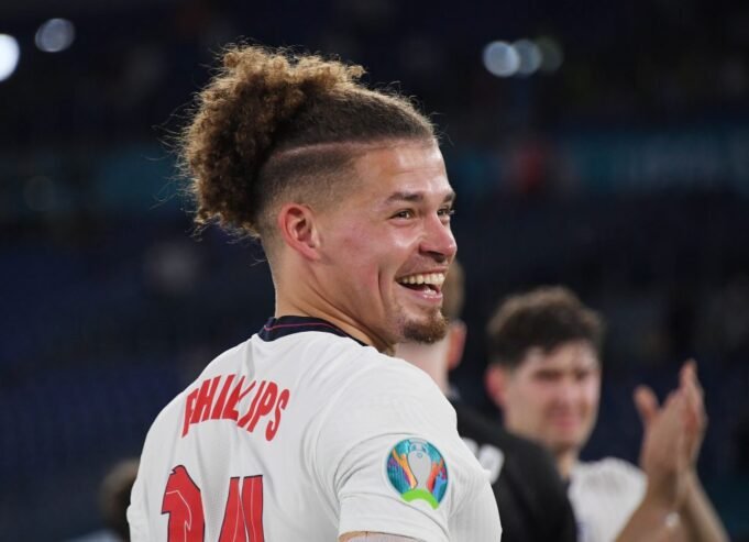 Tomas Soucek to make way for Kalvin Phillips if West Ham completes loan move